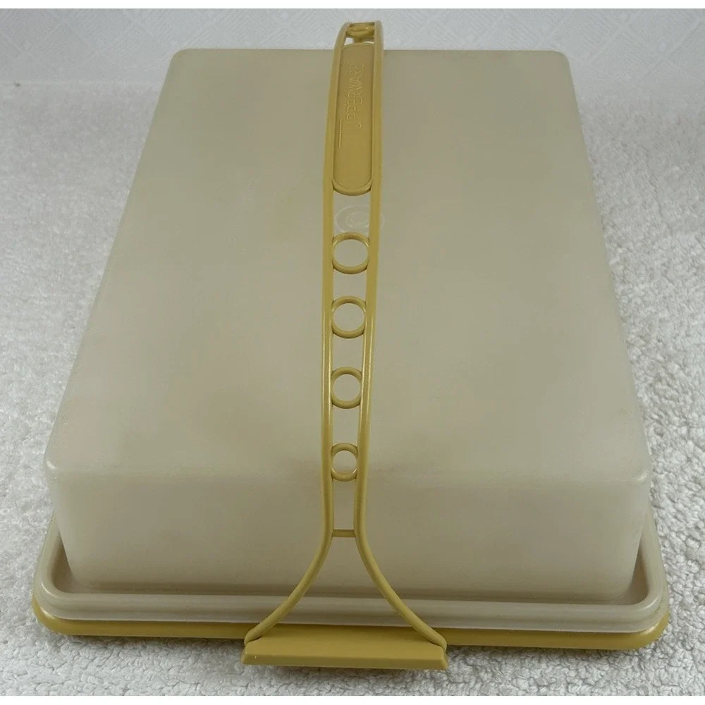 Tupperware vtg rectangular